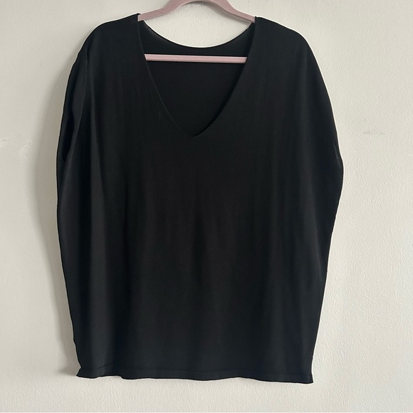 Anne Claire Made in Italy Viscous V-Neck Women's Top - Picture 3 of 9